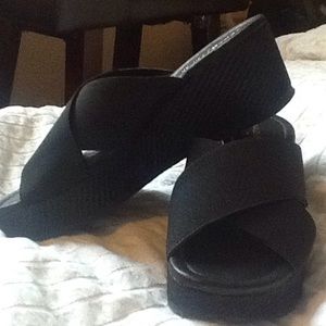 New Donald Pliner Savee platform sandals, size 7.5